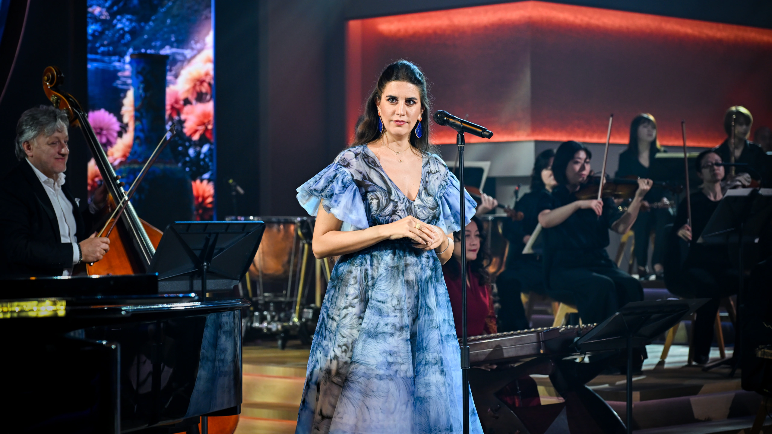 Farrah El Dibany sings “Oum Kalthoum” for the first time in China
